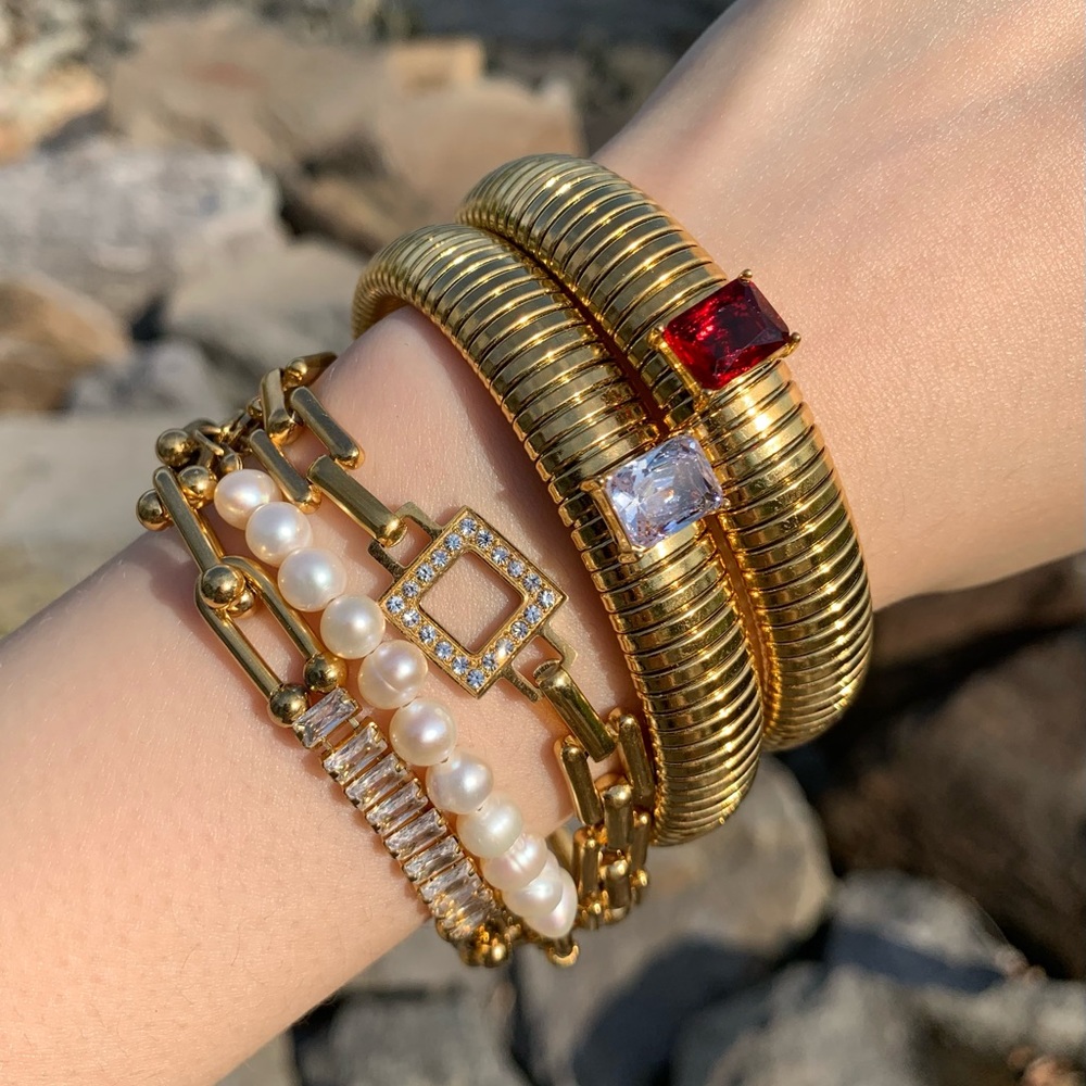 18k Gold Plated Bracelet/Bangle -Ruby🩸 - Picture 4 of 5